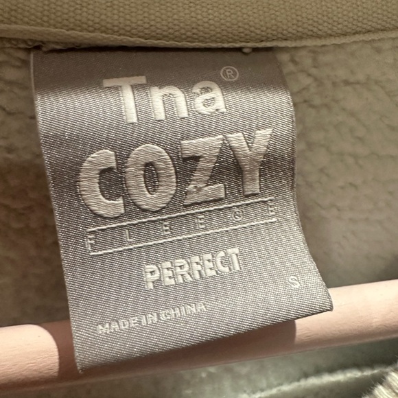 TNA Sweatshirt - Picture 3 of 4